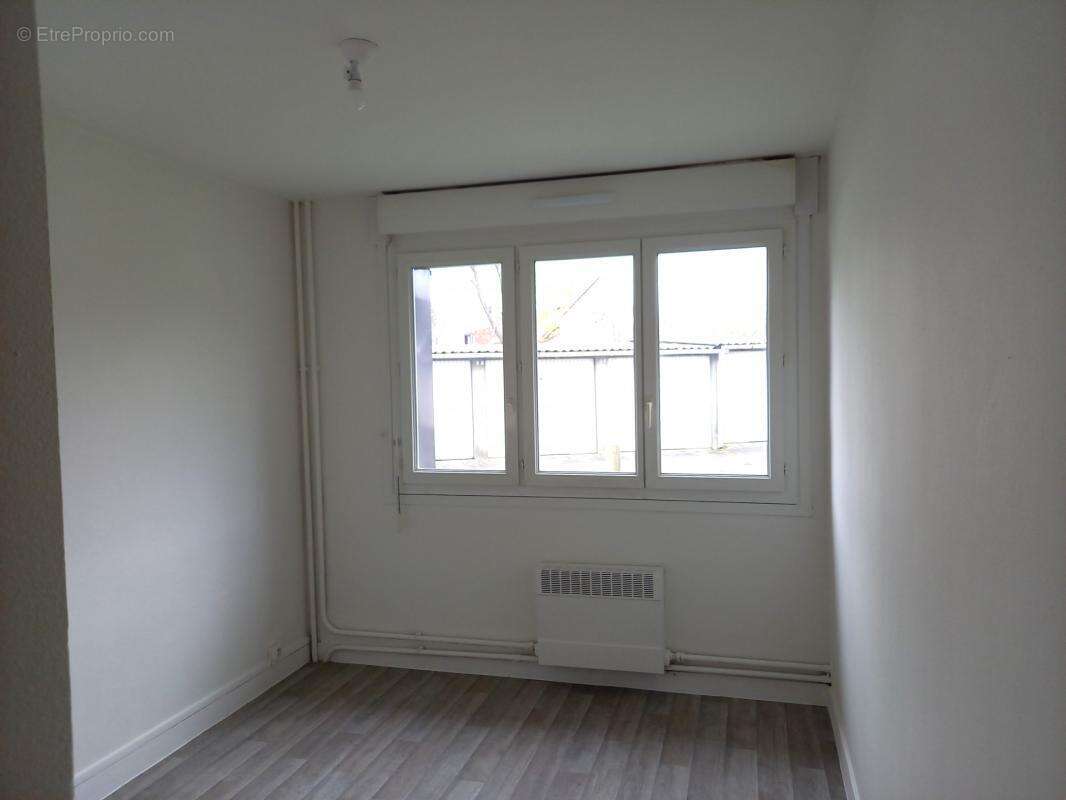 Appartement à COUBERT