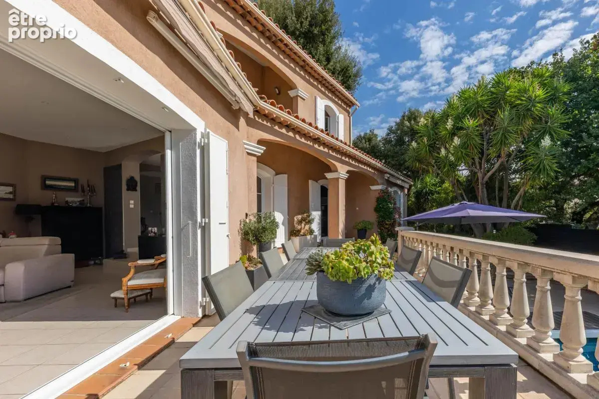 Villa moderne avec vue mer, piscine et garage à vendre à six-fours - french riviera - photo 9