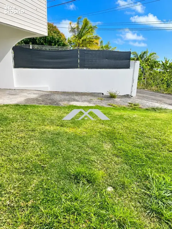 Maison 5 pièces 138 m² à vendre à Le Tampon (97430) - photo 2