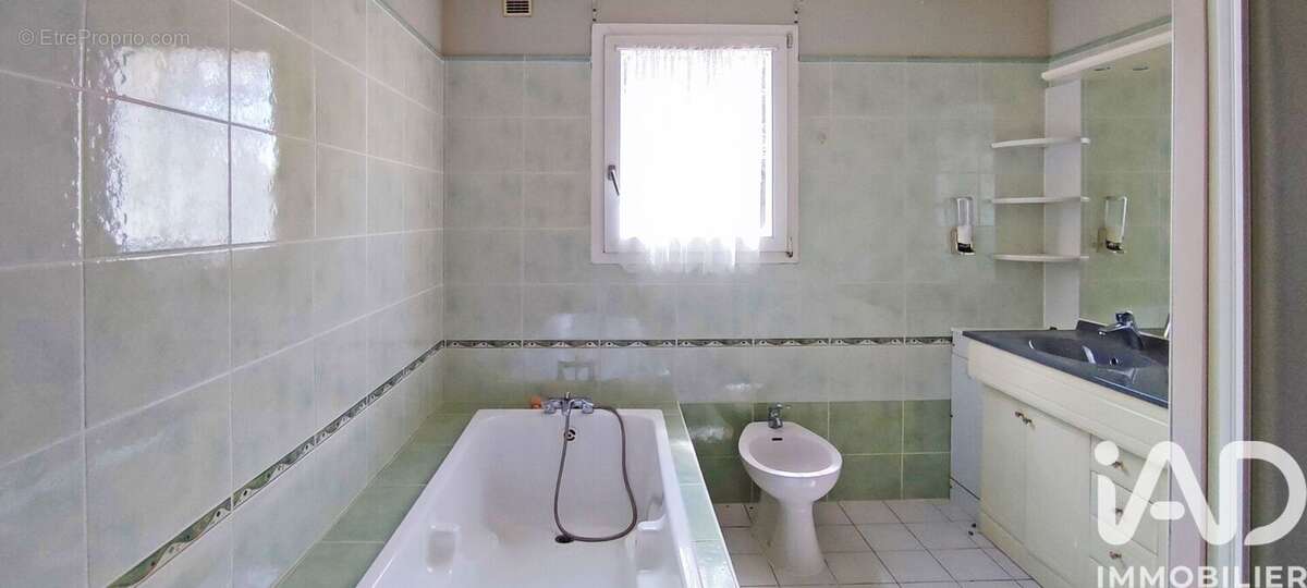 Photo 9 - Maison à CHATEAUBERNARD