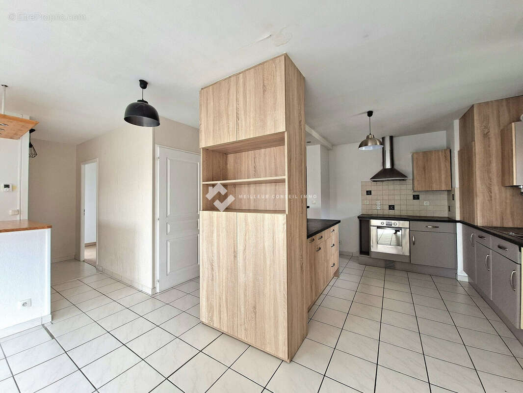 Appartement 67 m² à La Roche-Sur-Foron  - photo 4