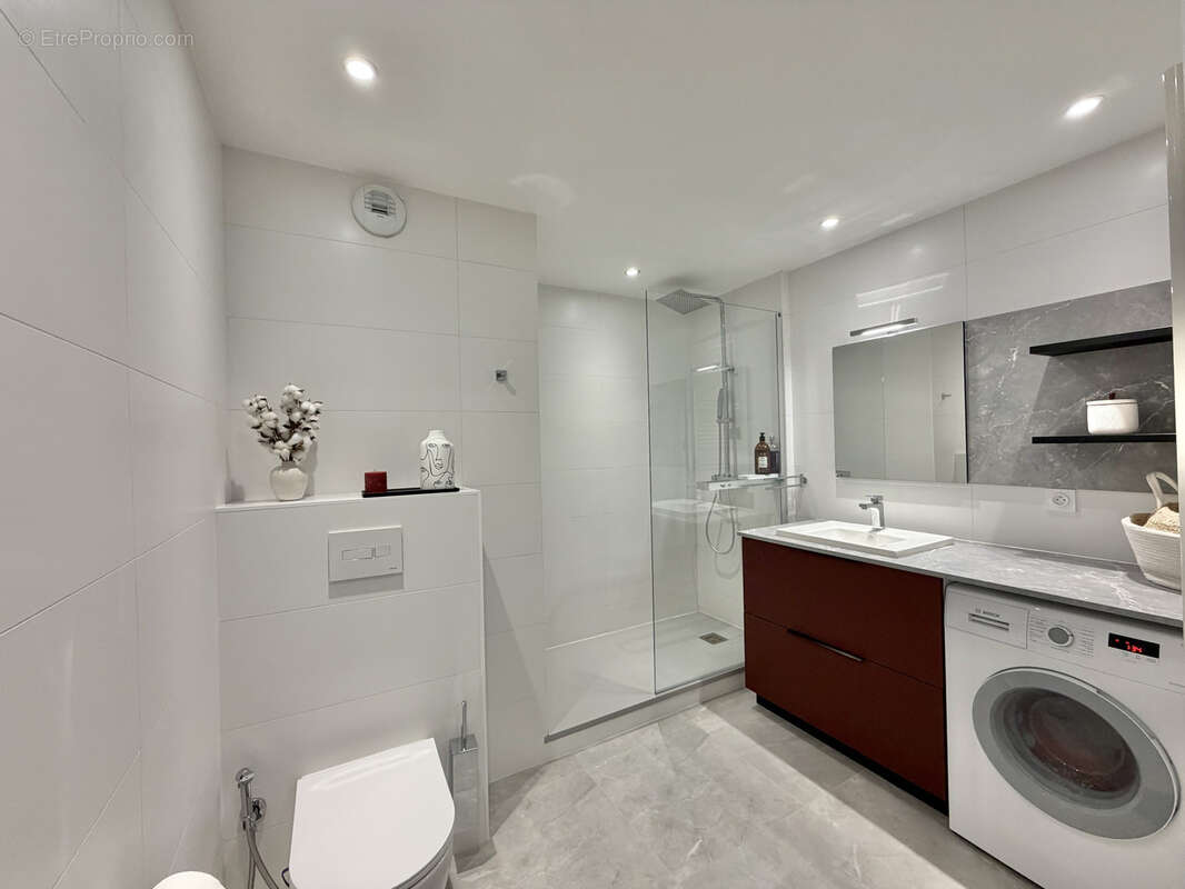 Appartement à LE PONT-DE-CLAIX