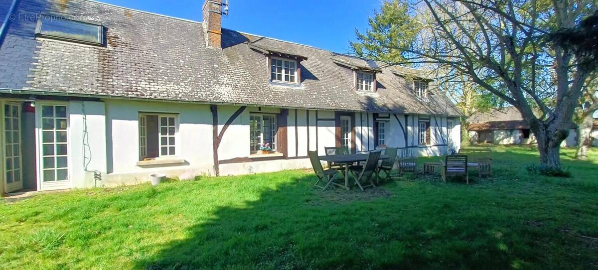 Maison à DAMVILLE