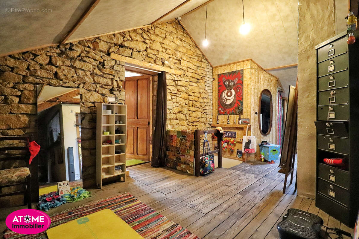 Maison à AUBOUE