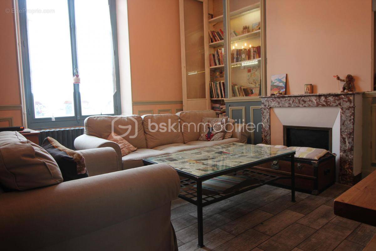 Appartement à MORIGNY-CHAMPIGNY