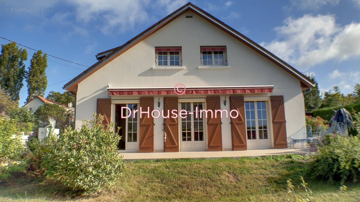 Maison à CONCHES-SUR-GONDOIRE