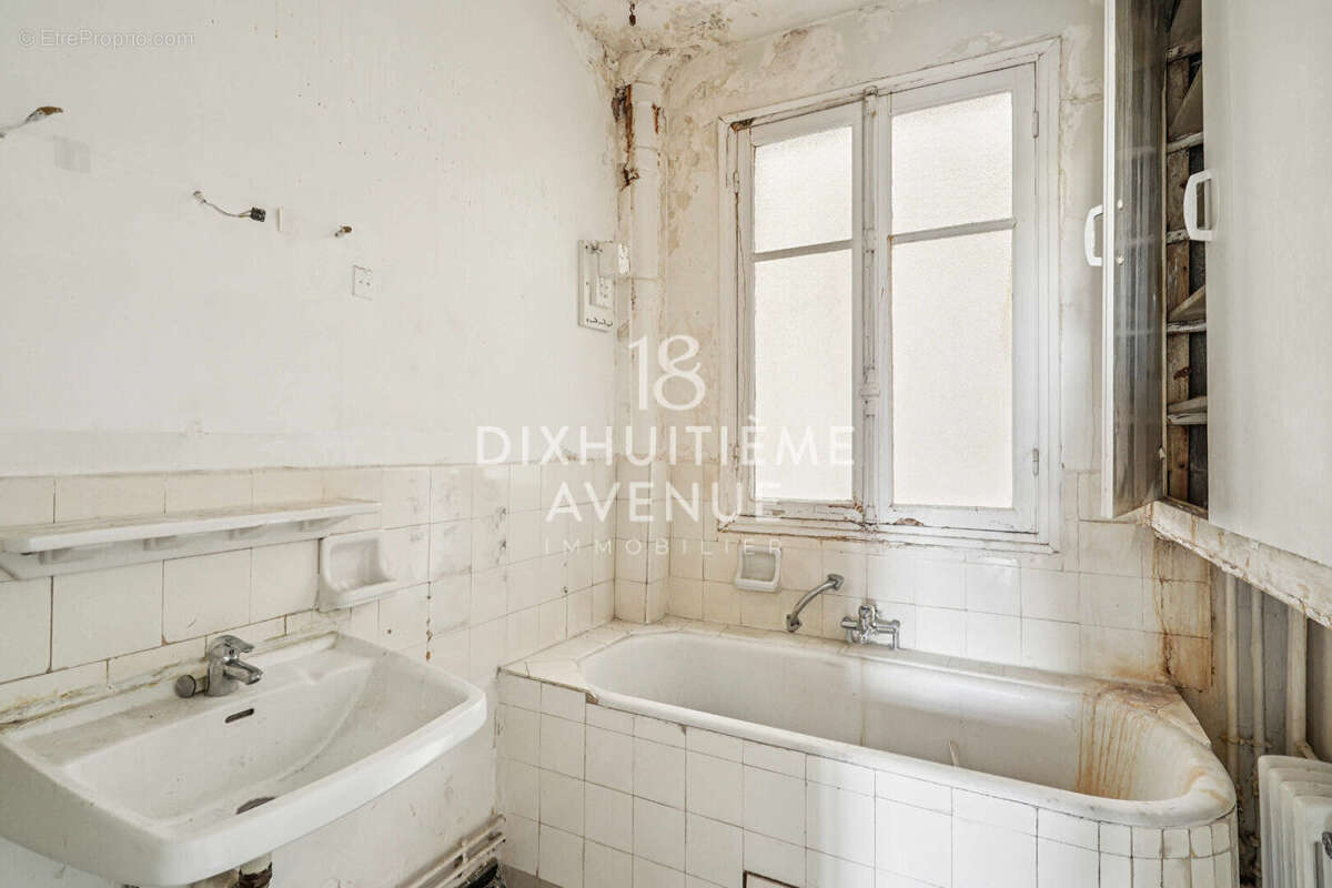 Appartement à PARIS-18E