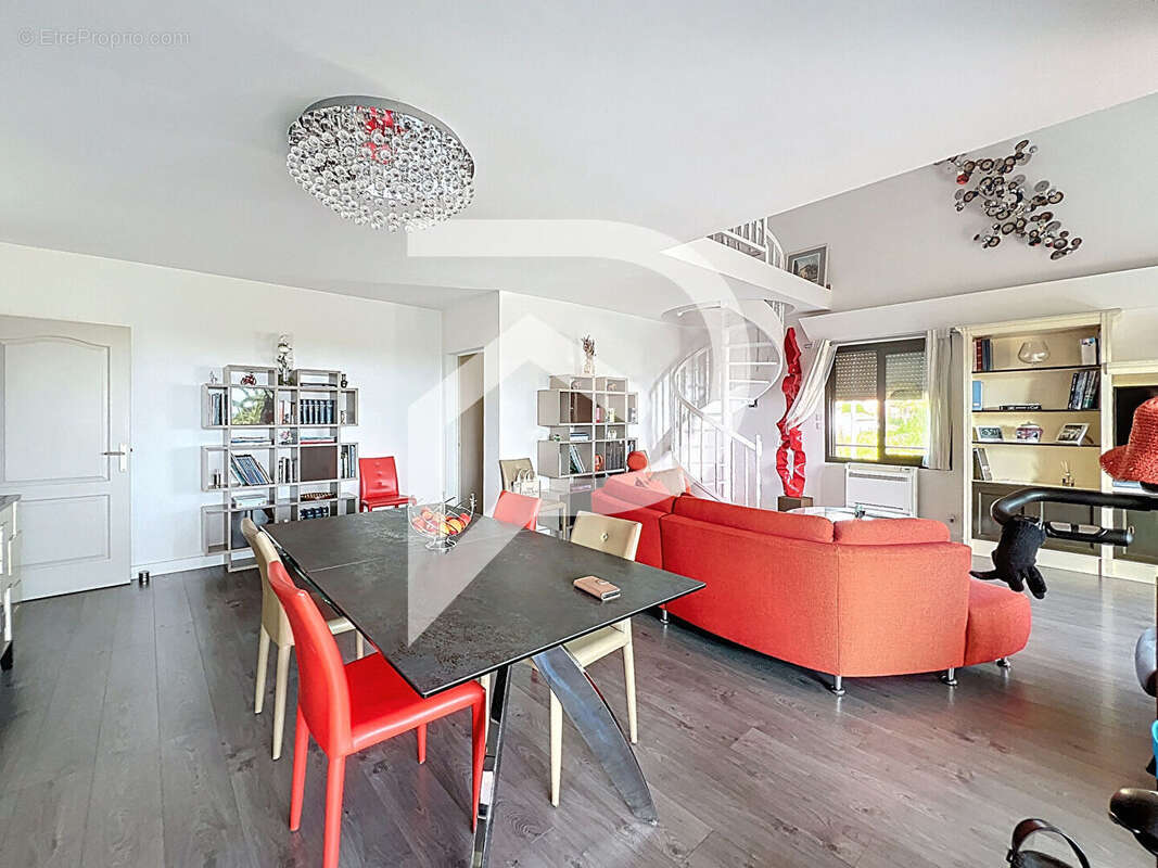 Appartement à CARQUEIRANNE