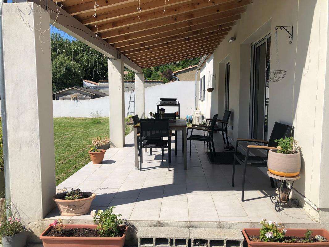 Maison à MONTAZELS