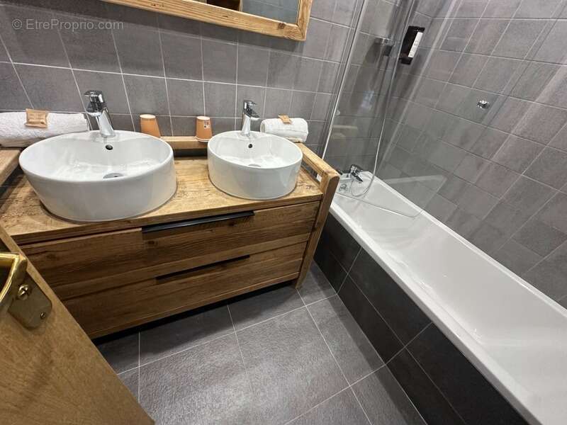 Commerce à LES MARCHES