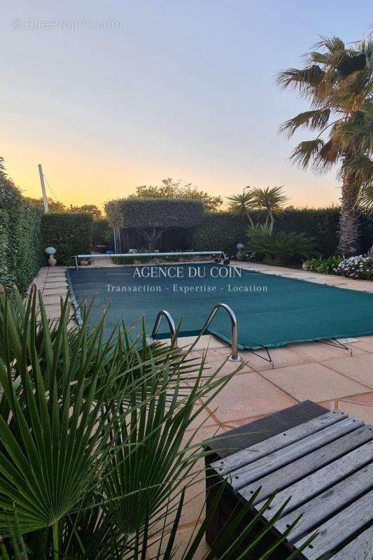 Maison à LE MUY