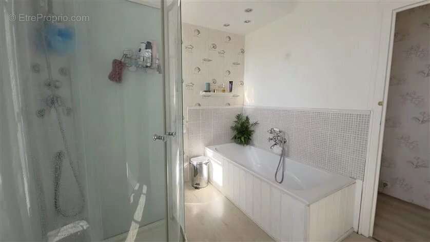 Maison à LA TRIMOUILLE