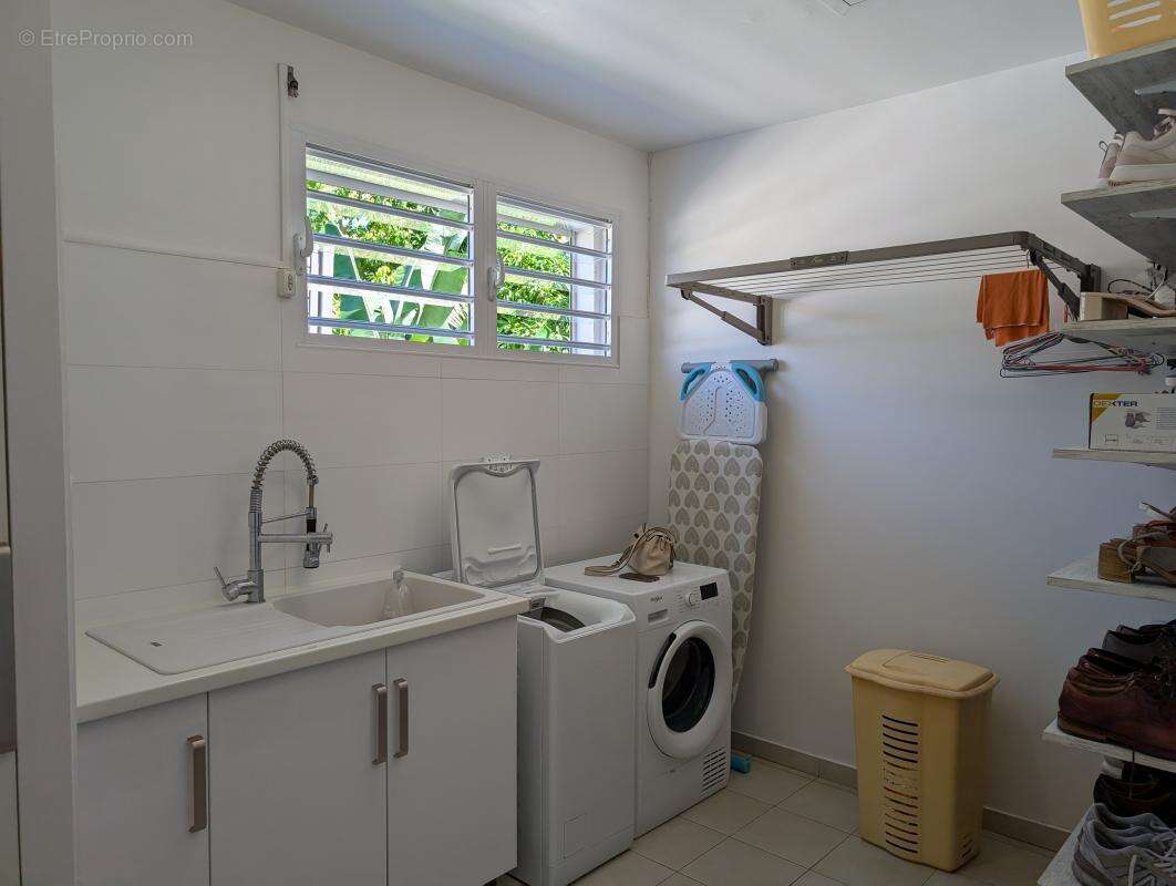 Maison à PETIT-BOURG