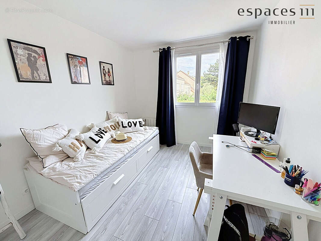Maison Montigny Le Bretonneux 5 pièce(s) 105 m2 - photo 6