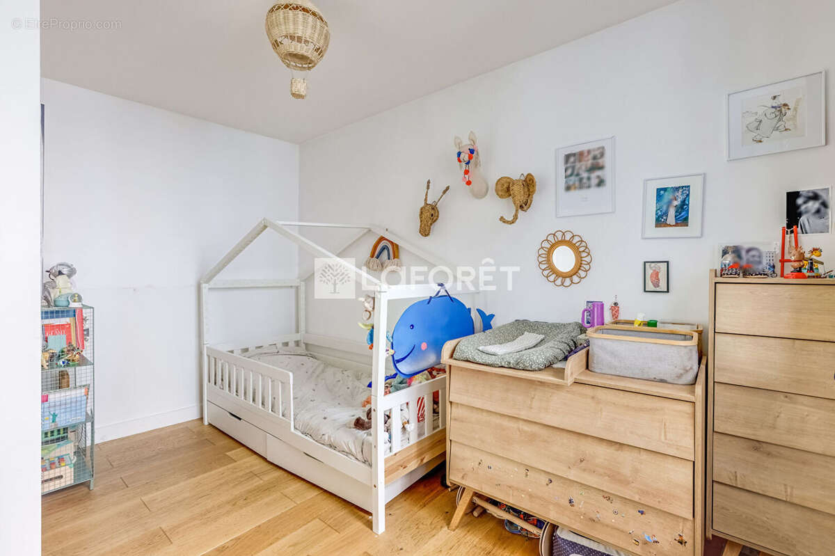 Appartement à PARIS-14E