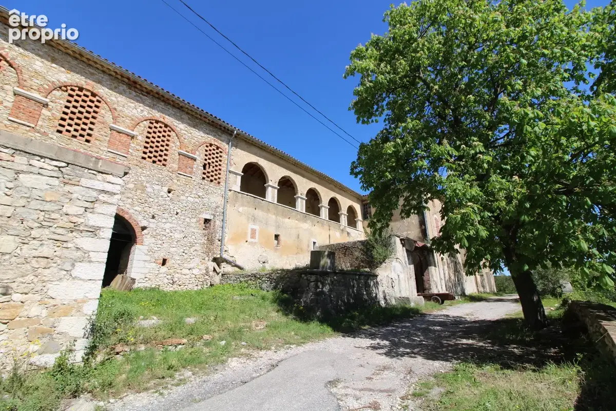 Mas de 2500 m2 sur 26 hectares. - photo 39