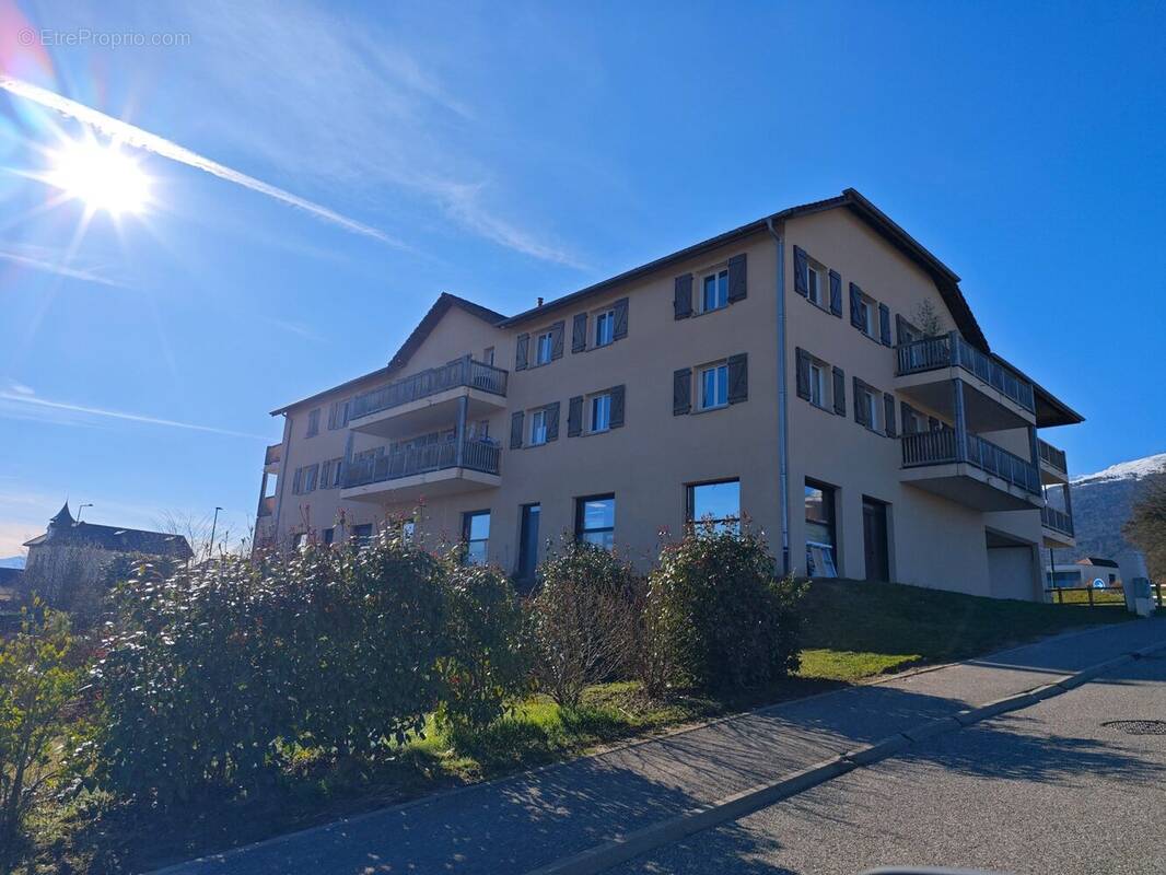 Appartement à CHEVRY