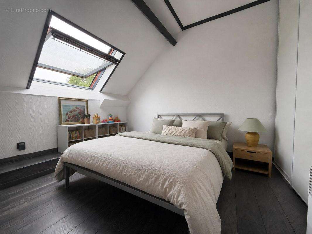 Villa avec piscine couverte à 1h de Paris , vendu avec le mobiliers , prestations récentes - photo 11