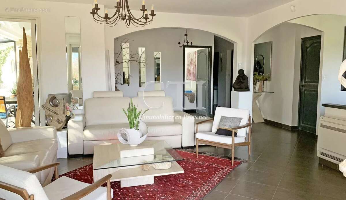 Maison à VAISON-LA-ROMAINE
