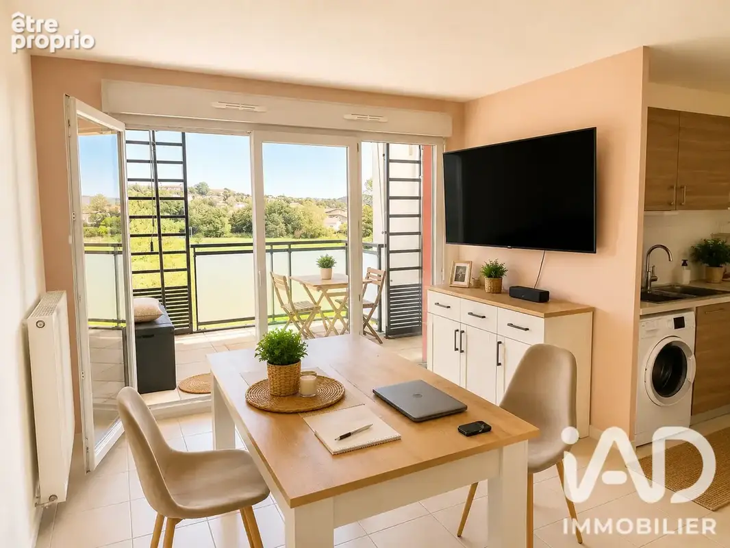 Photo 1 - Appartement à L'ISLE-D'ABEAU
