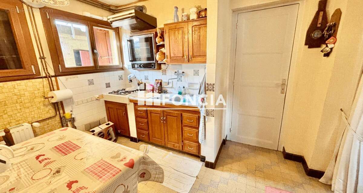 MONTAGNOLE Maison esprit savoyarde sur 1 400 m2 de terrain arboré, bien exposée et vue dominante - photo 5