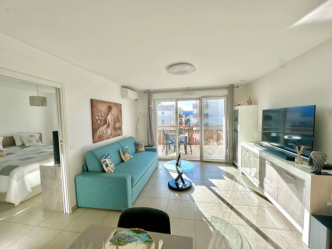 Appartement à CARROS