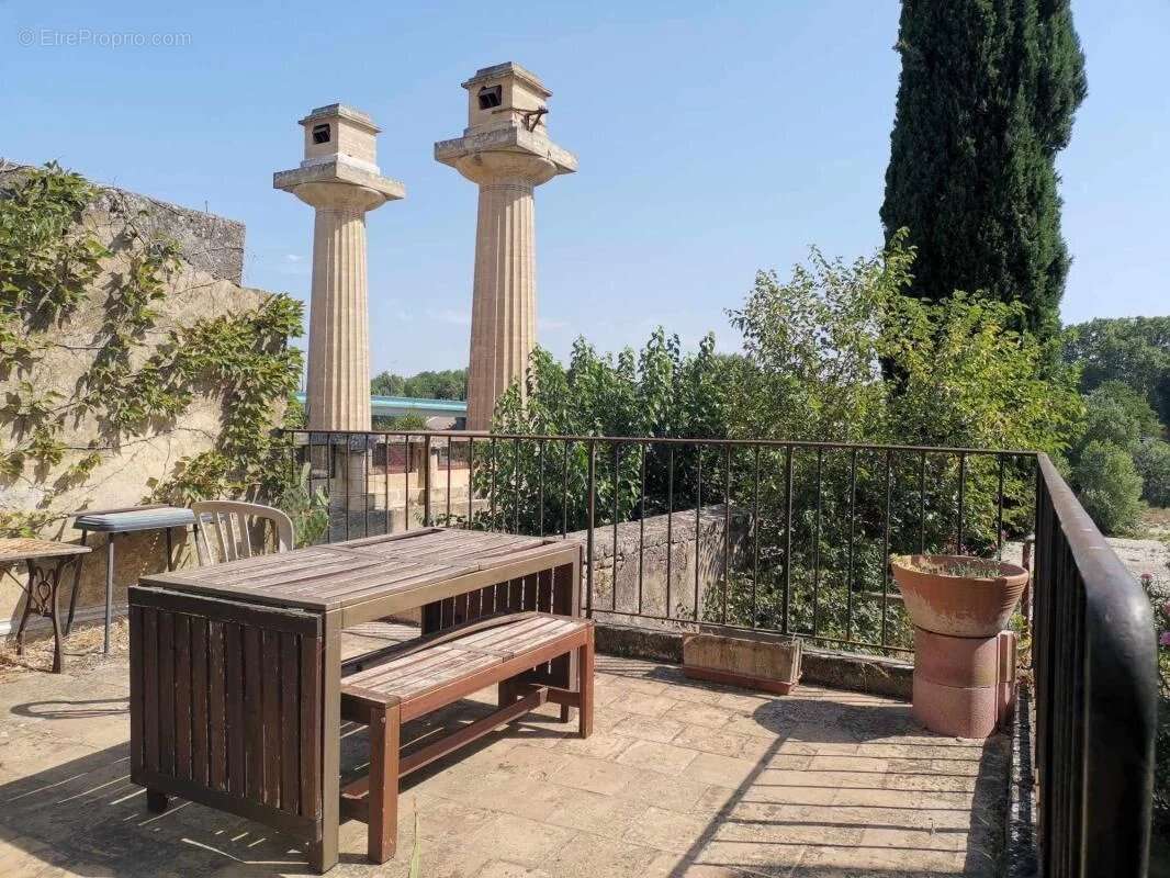 Appartement à REMOULINS