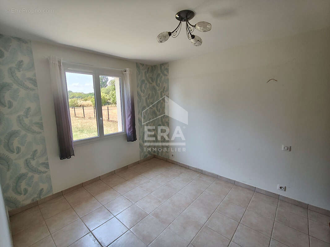 Maison 114m² à saint-front-de-pradoux - photo 8