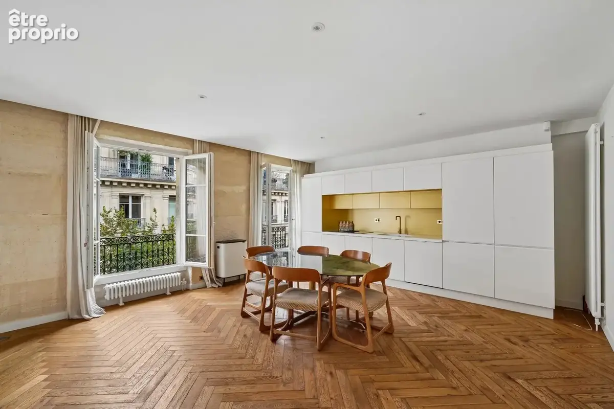 Paris 4 - Rue du Trésor - Superbe appartement de 5P - 3CH - 121 m2 avec cave - photo 2