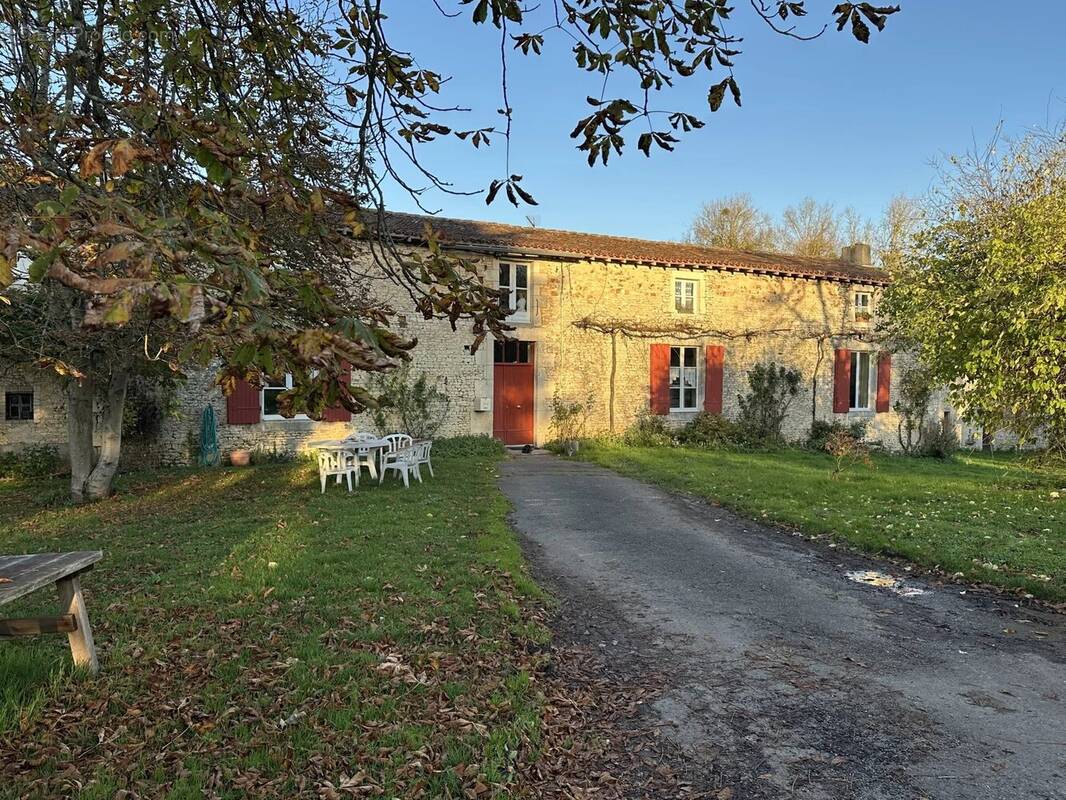 Maison à SOMMIERES-DU-CLAIN