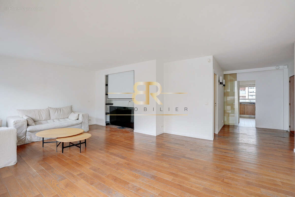 Appartement à PARIS-15E