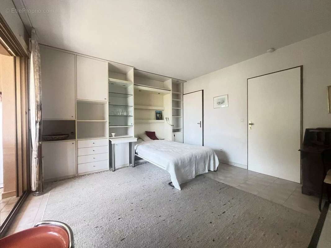 Appartement à EZE