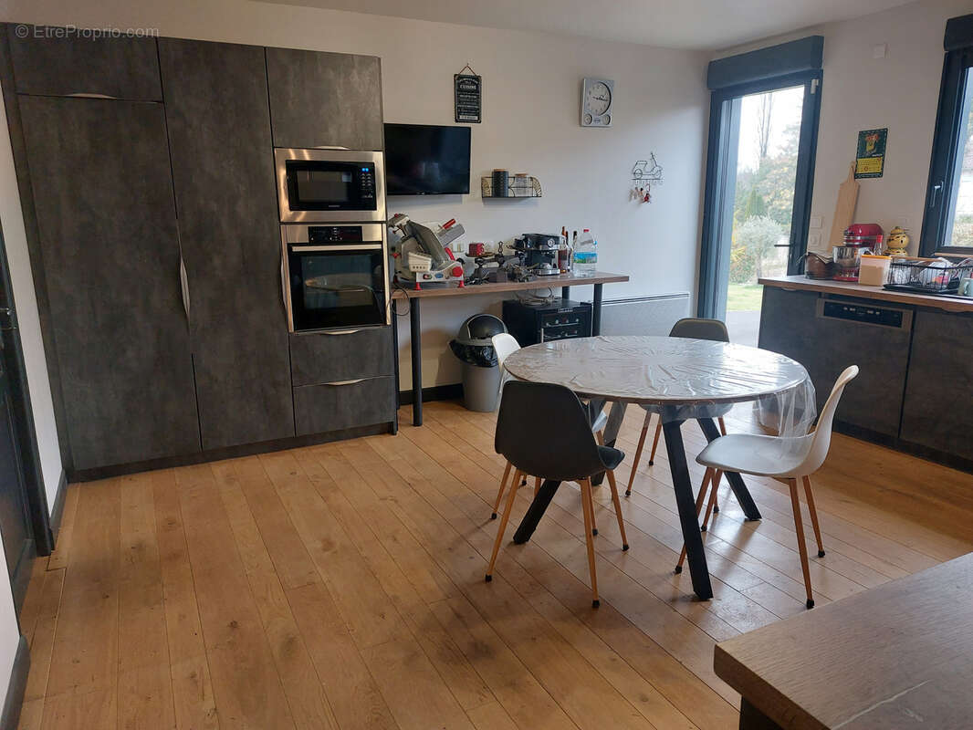 Maison à SAINT-SAUD-LACOUSSIERE