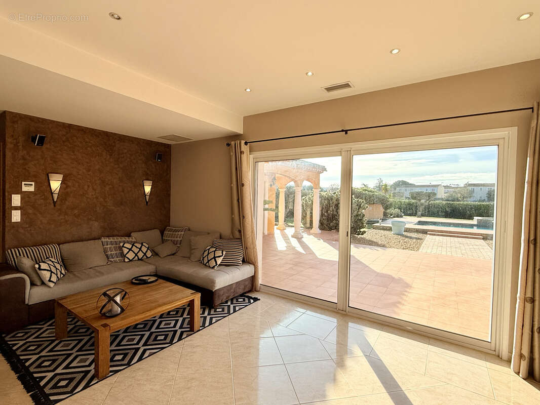 Maison à NISSAN-LEZ-ENSERUNE