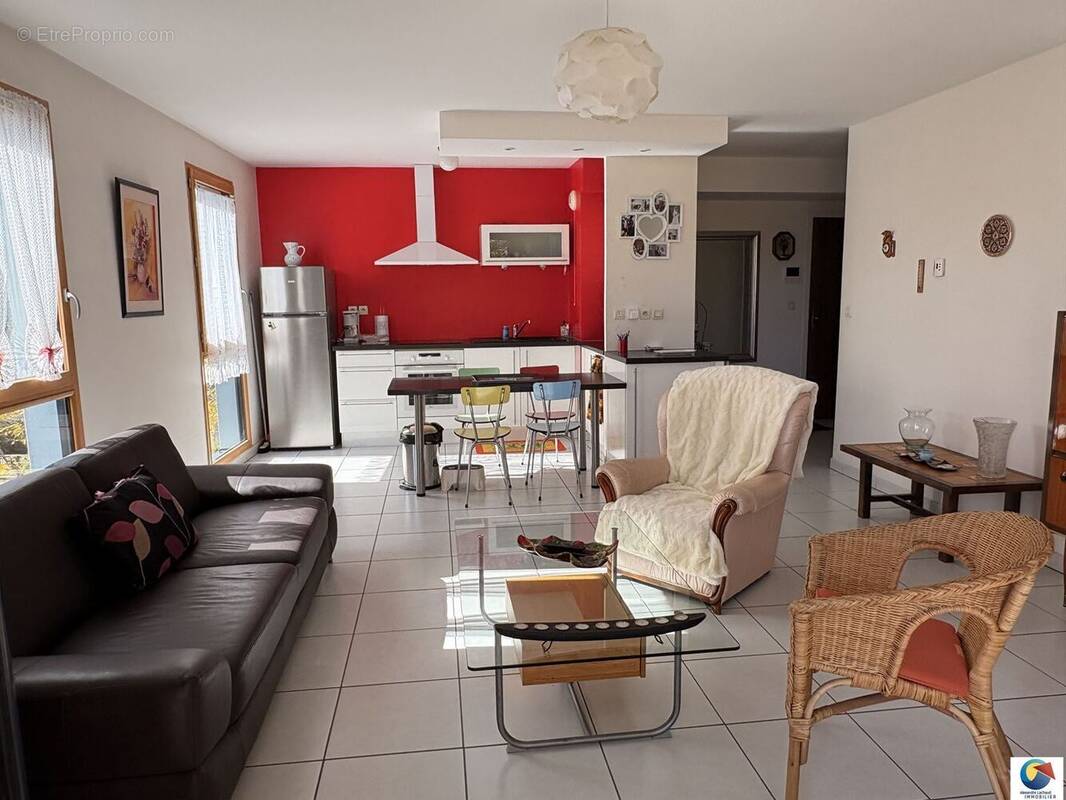 Appartement à SAINT-BONNET-DE-MURE