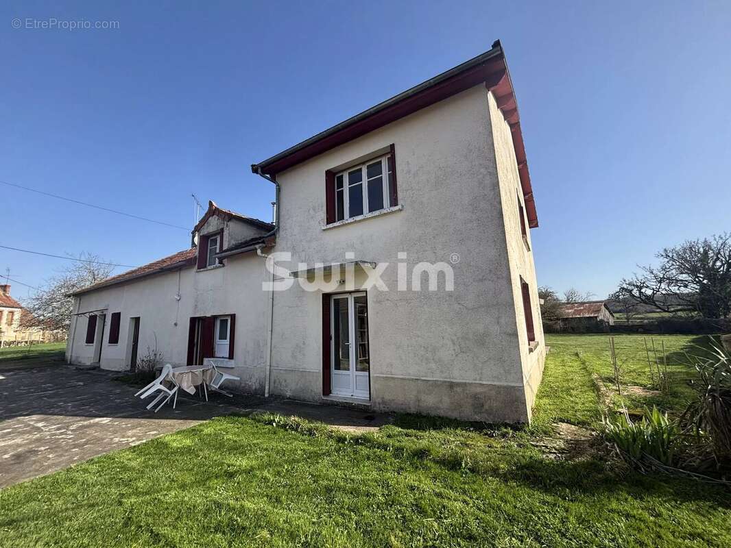 Maison à MENADES