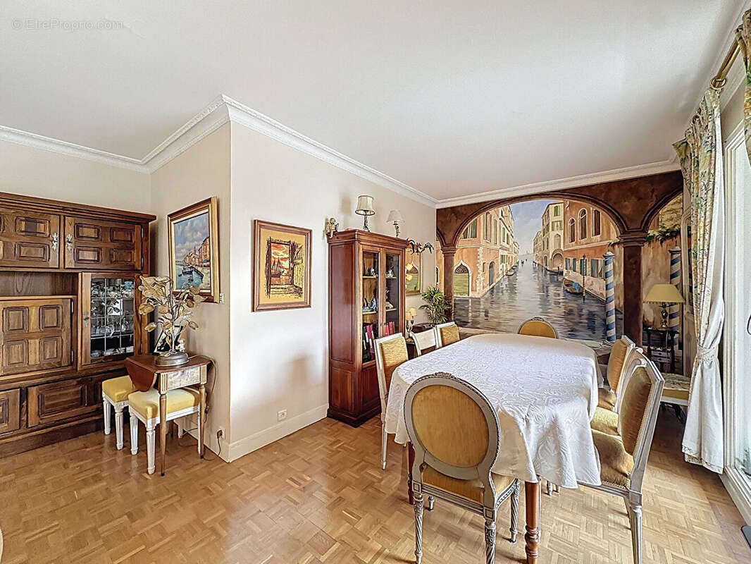 Appartement à SAINT-MAUR-DES-FOSSES