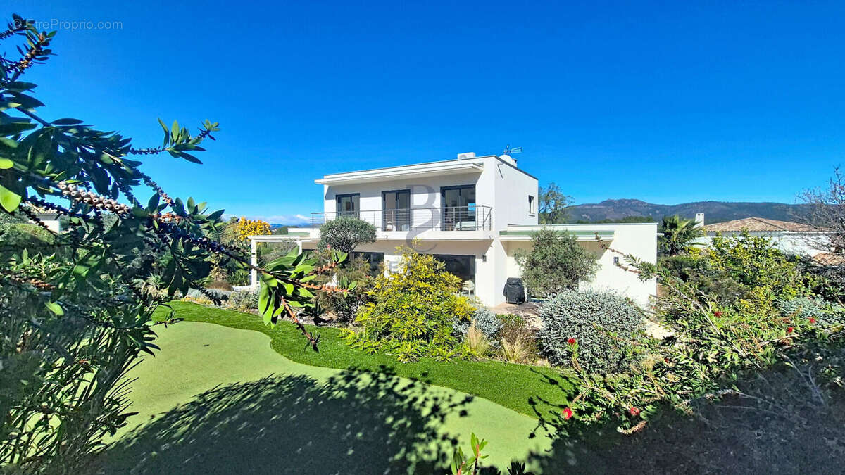 Maison à SAINT-RAPHAEL