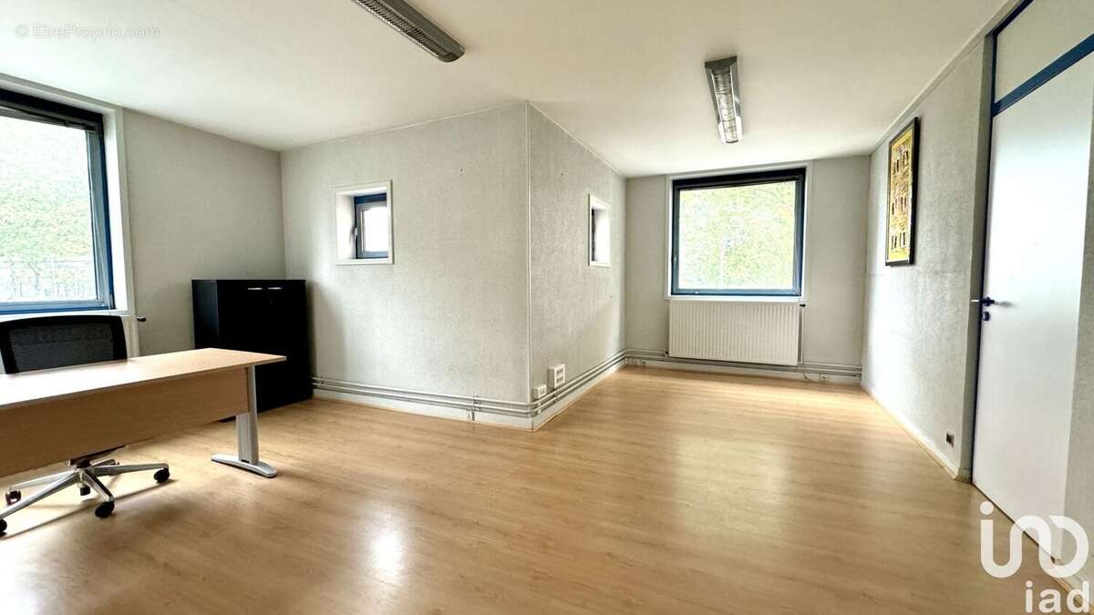 Photo 7 - Commerce à EVRY