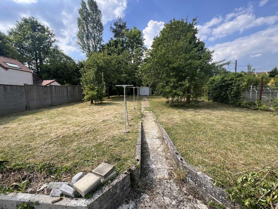 Maison à SAINT-CHERON