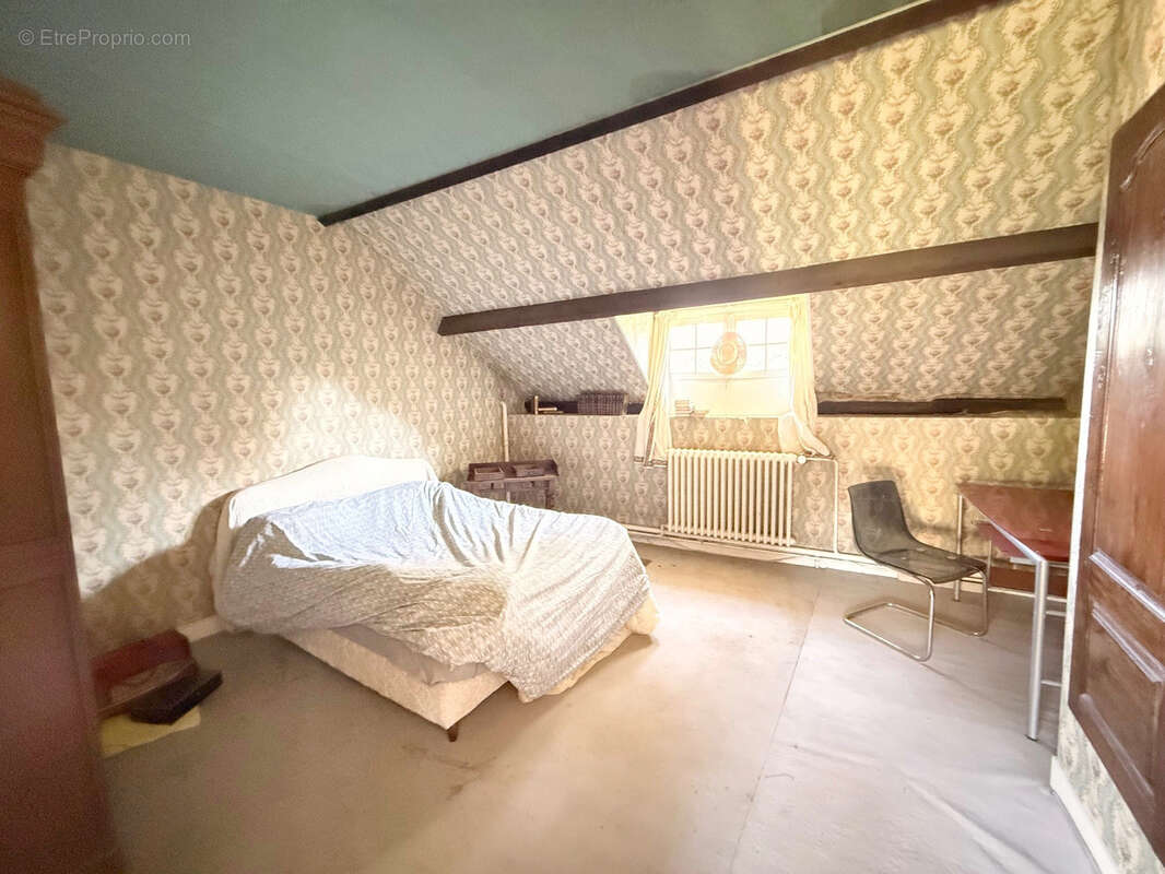 Maison à HOUDAN