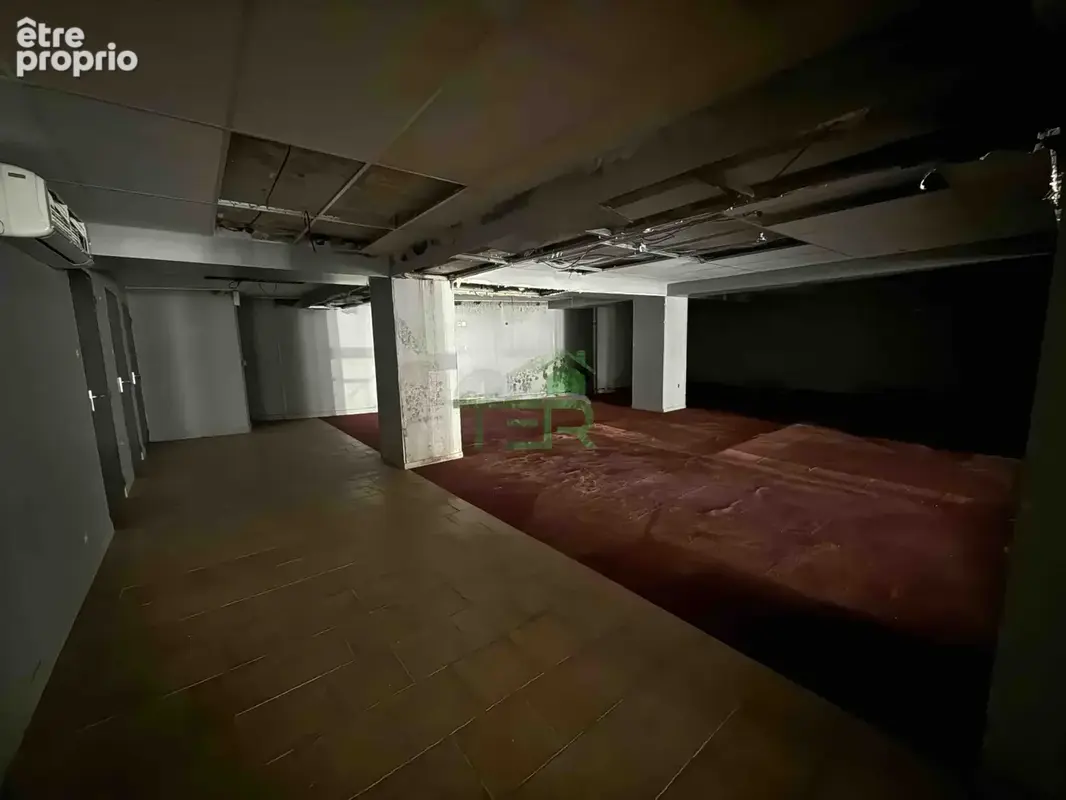 Commerce 313 m² à Agde  - photo 8
