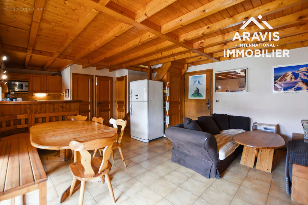 Une opportunité rare au cœur du village des Carroz ! - photo 18
