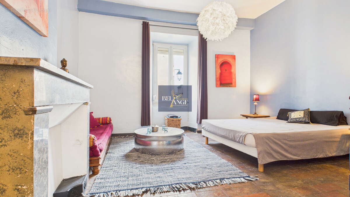 Maison à VILLENEUVE-DE-BERG