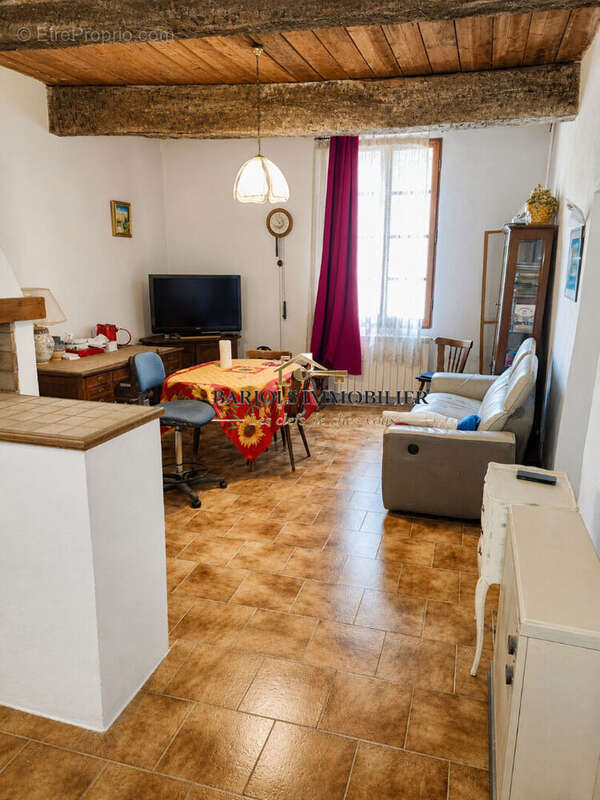 Maison à VARAGES