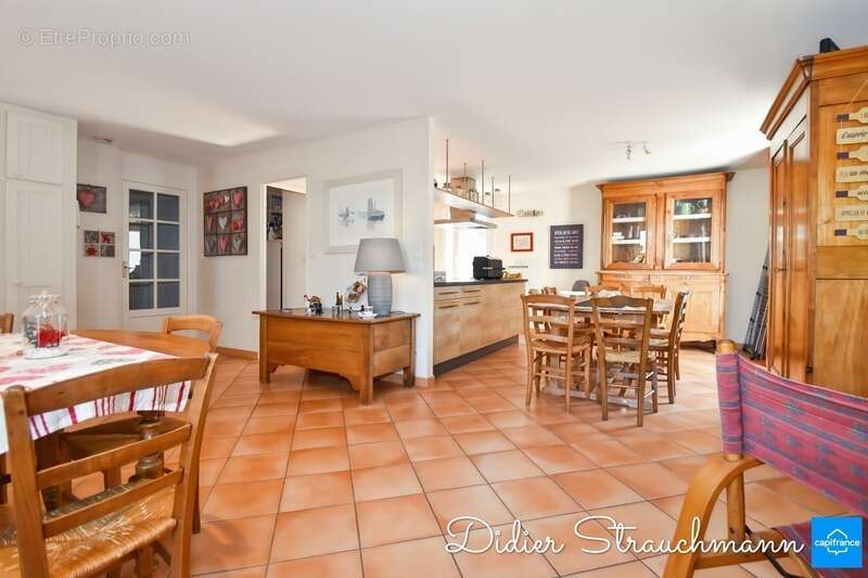 Maison à vendre 8 pièces CLAVETTE (17) - photo 9