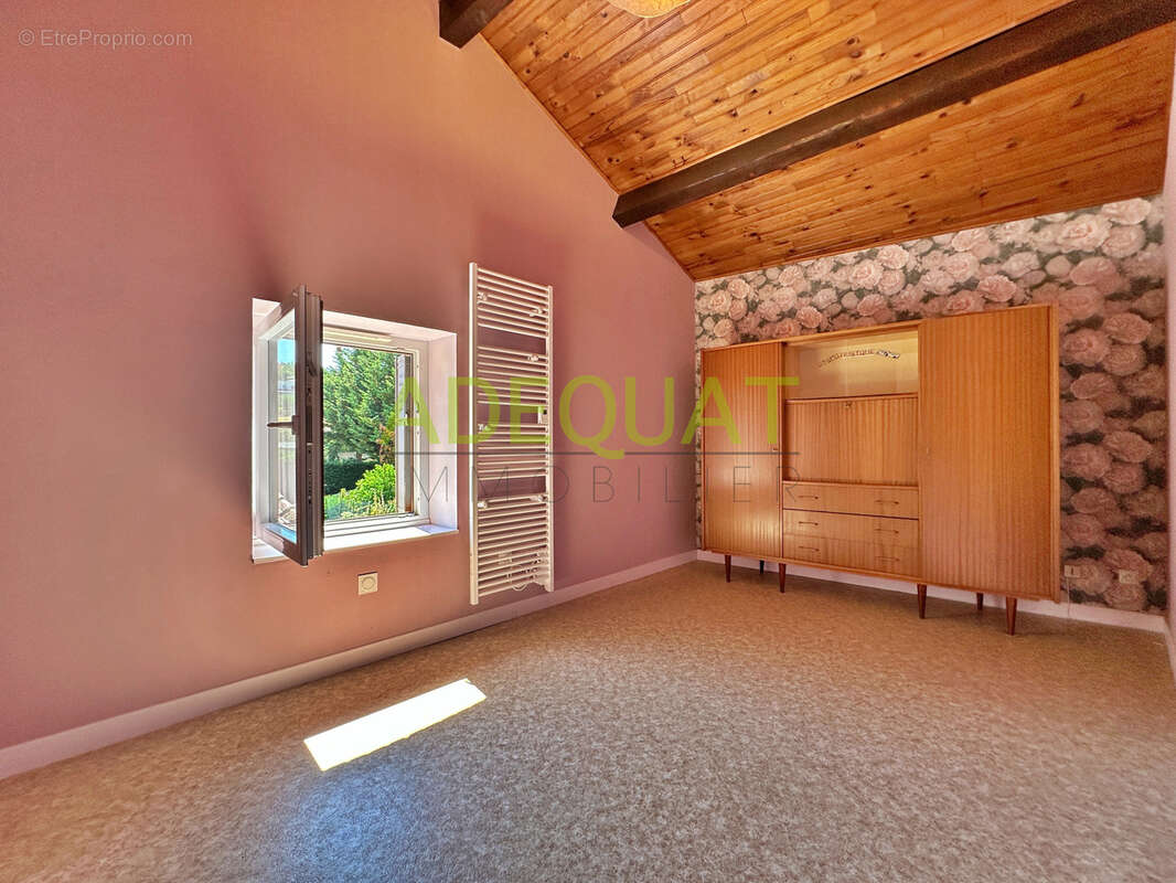 AVEIZE, Maison de village - photo 10