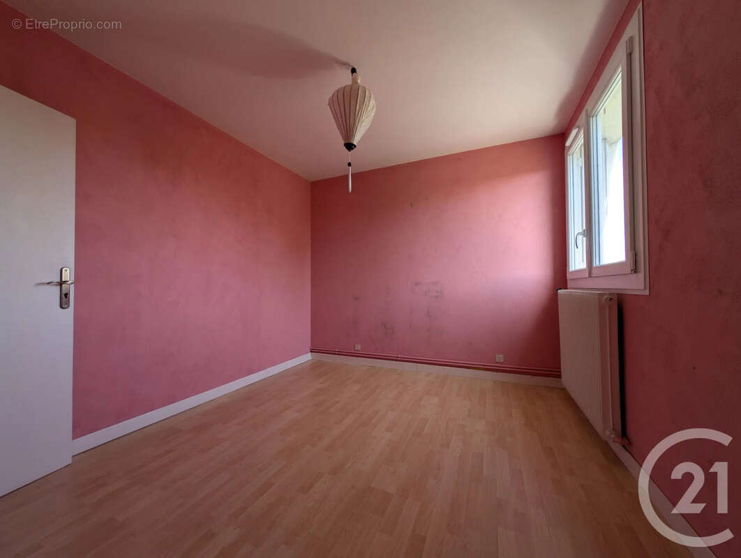 Appartement 76 m² à Limoges  - photo 5
