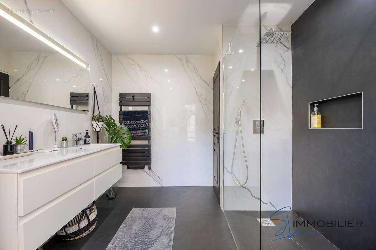 Maison à MARSEILLE-6E