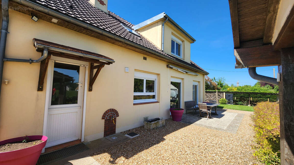Maison à FAVIERES
